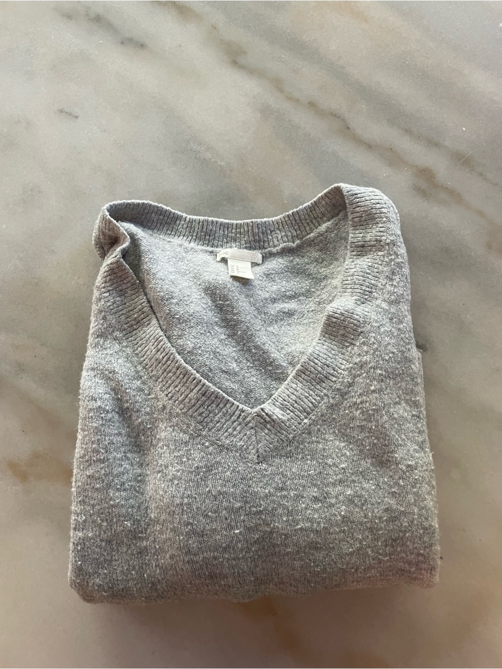 H&M Women’s Light Gray V-Neck Sweater
